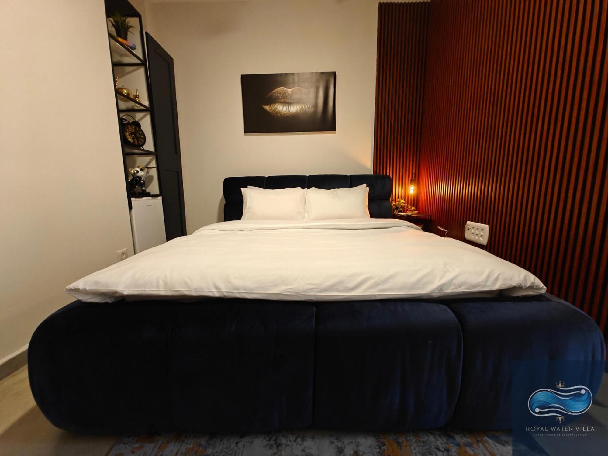 Проживание в семье Royal Water Kiryat Ekron