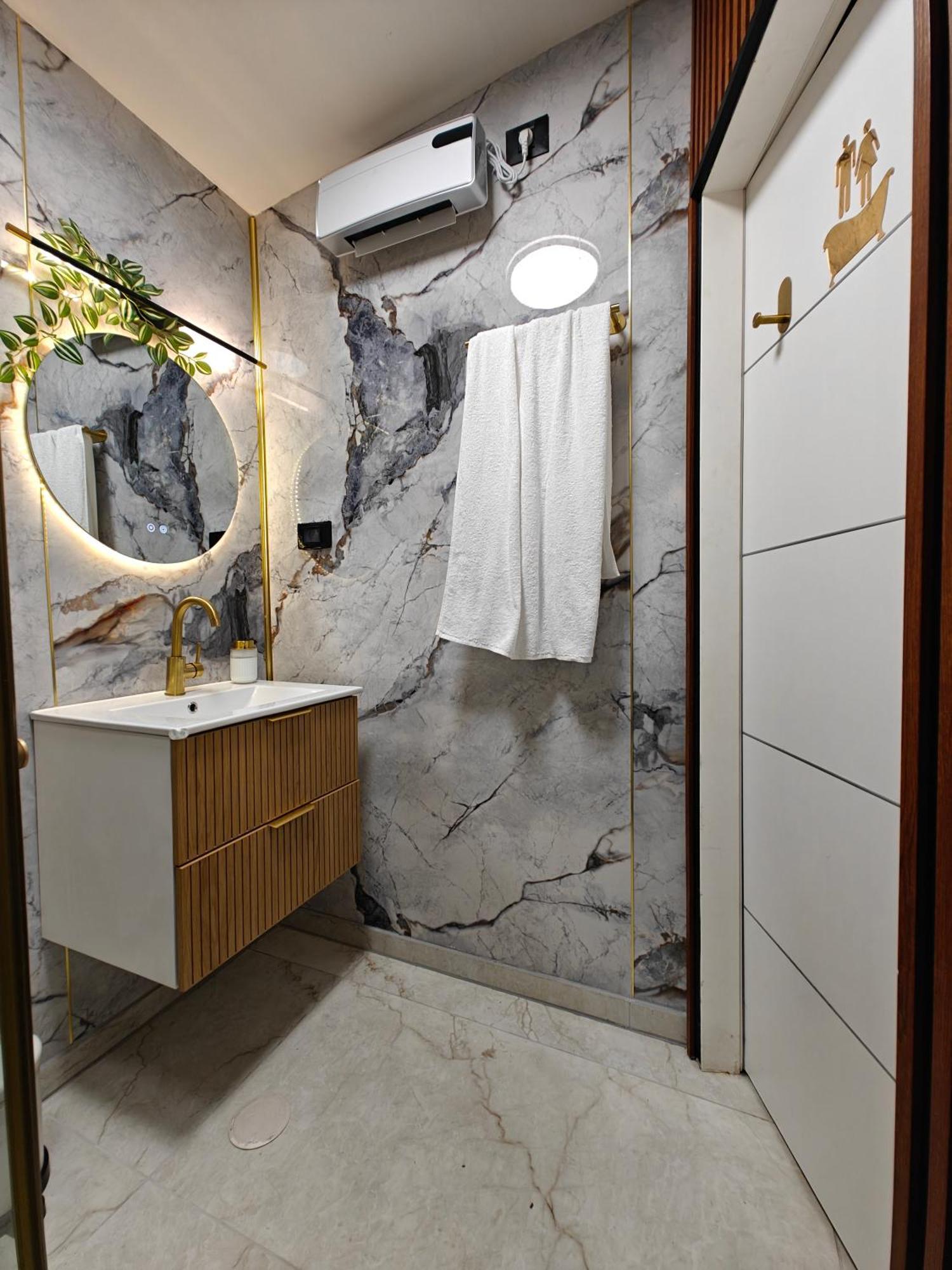 Проживание в семье Royal Water Kiryat Ekron